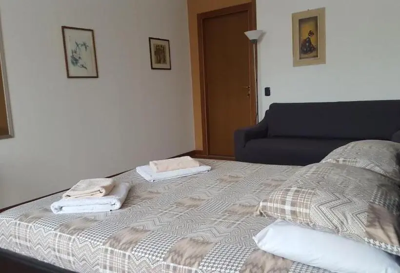 اتاق استاندارد سه تخته با سرویس بهداشتی مشترک, B&b In Arena L' Opera