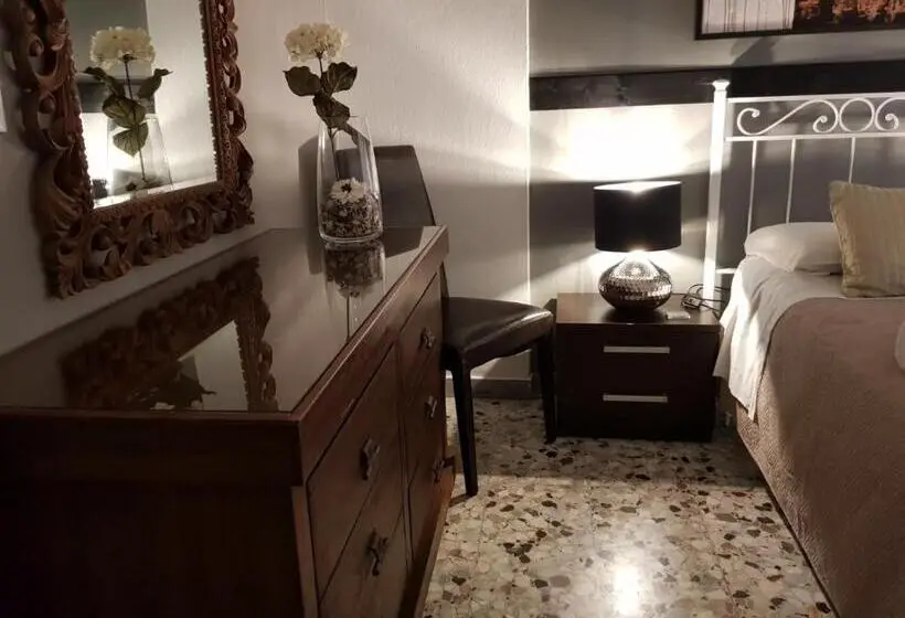 اتاق استاندارد با سرویس بهداشتی مشترک, 3jolie
