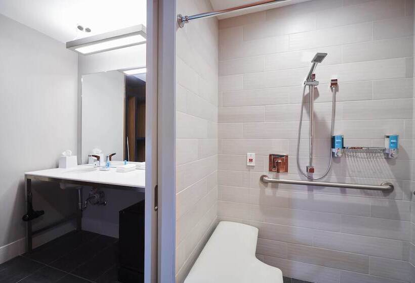 Номер Стандарт 2 Двуспальные Кровати, Aloft Cleveland Airport