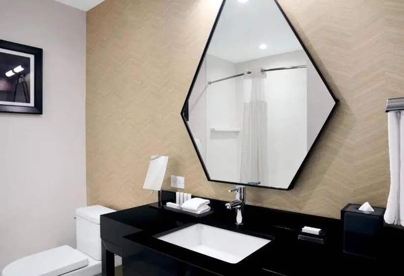 اتاق استاندارد با تخت بزرگ, Courtyard Boston Downtown/north Station
