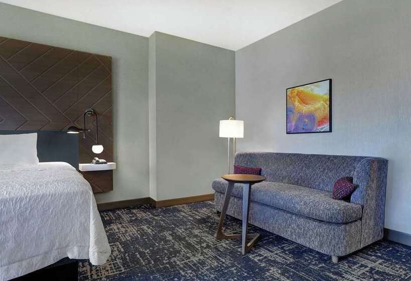 带大床的标准工作室, Hampton Inn Petaluma, Ca