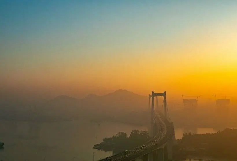 ビジネスルーム, Hualuxe Xiamen Haicang Habour View An Ihg