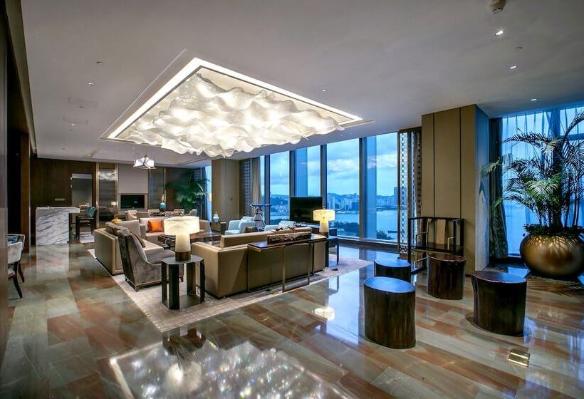 סוויטה נשיאותית, Hualuxe Xiamen Haicang Habour View   An Ihg