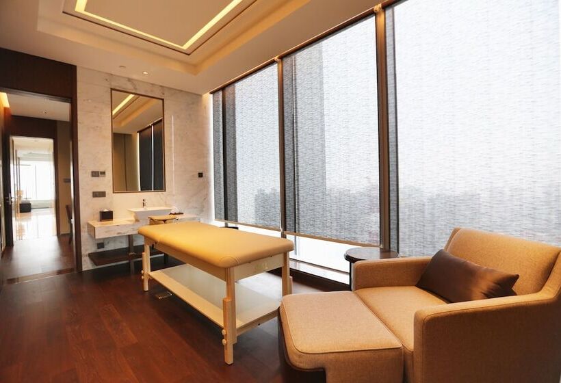 总统套房, Hualuxe Xiamen Haicang Habour View   An Ihg
