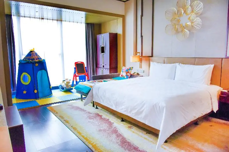 キングサイズベッドのスタンダードルーム, Hualuxe Xiamen Haicang Habour View An Ihg