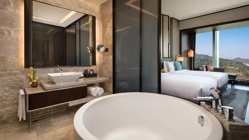 キングサイズベッドのスタンダードルーム, Hualuxe Xiamen Haicang Habour View An Ihg