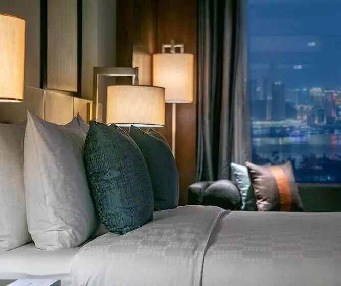 景色の見えるダブルベッドスタンダードルーム, Hualuxe Xiamen Haicang Habour View An Ihg