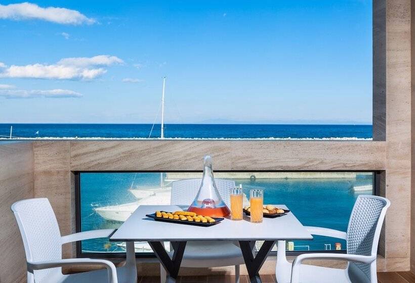 غرفة قياسية مطلّة علي البحر, Porto Marine