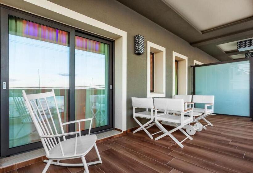 جناح مطلّ علي البحر, Porto Marine