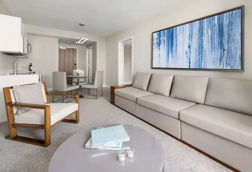 Suite with Views