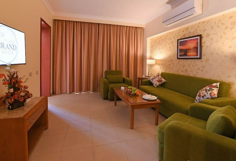 سوییت جونیور, The Grand Plaza Hotel Smouha