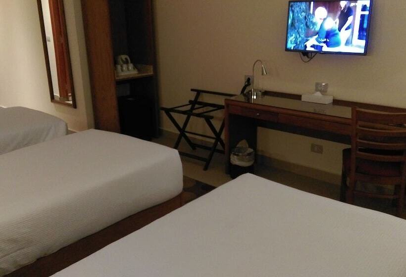 اتاق استاندارد سه نفره, The Grand Plaza Hotel Smouha