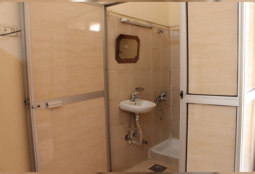 اتاق استاندارد یک نفره, New Palace