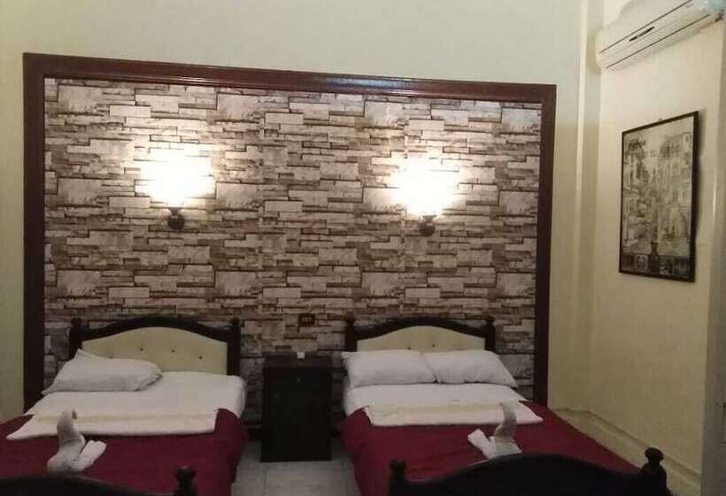 اتاق استاندارد, New Palace