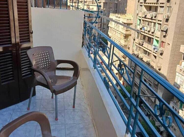 اتاق استاندارد سه نفره, New Palace