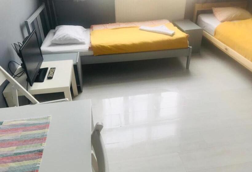 اتاق استاندارد سه تخته با سرویس بهداشتی مشترک, Pokoje Gościnne Fresco