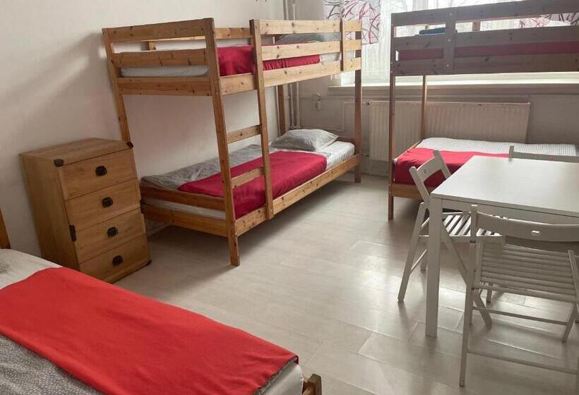 اتاق خانوادگی, Pokoje Gościnne Fresco