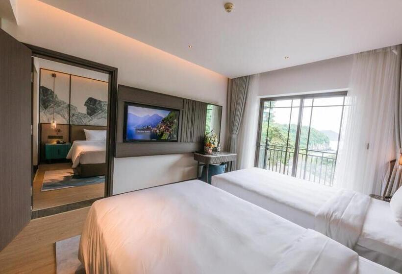 اتاق سوپریور با چشمانداز دریا, The May Legend Catba