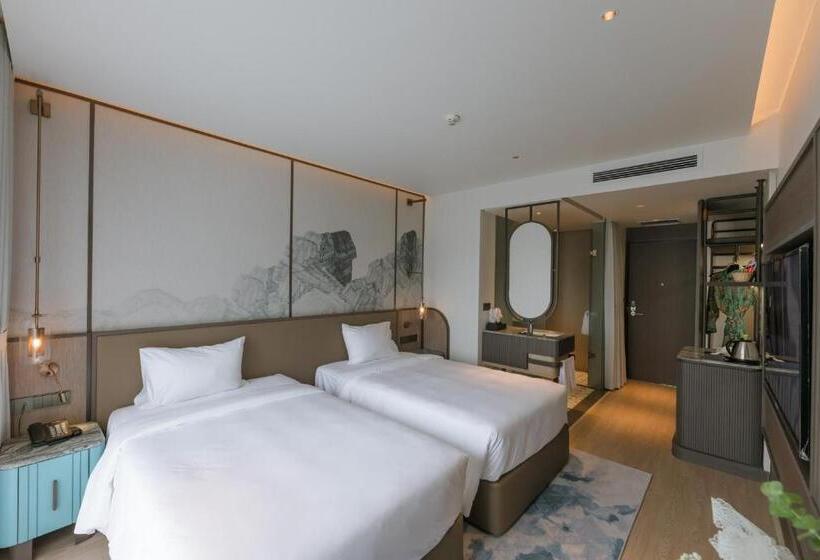 اتاق سوپریور با چشمانداز دریا, The May Legend Catba