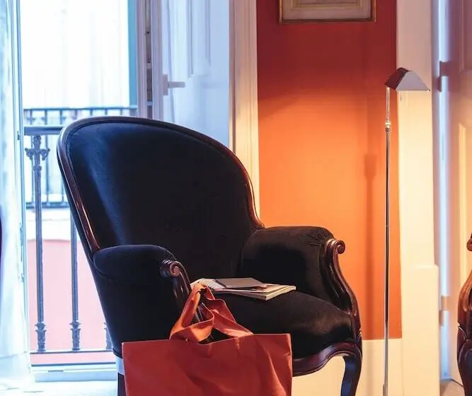 اتاق لوکس, Dear Lisbon Gallery House