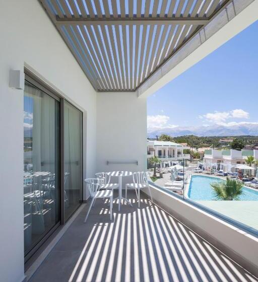 جناح سوبيريور مطل علي البحر, Aloe Boutique Hotel & Suites   Adults Only