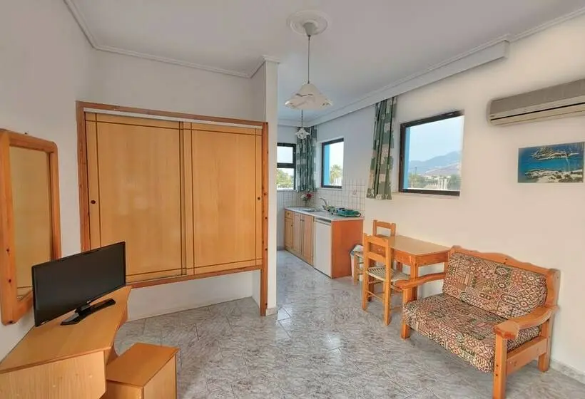 スタンダードスタジオ, Anthia Apartments