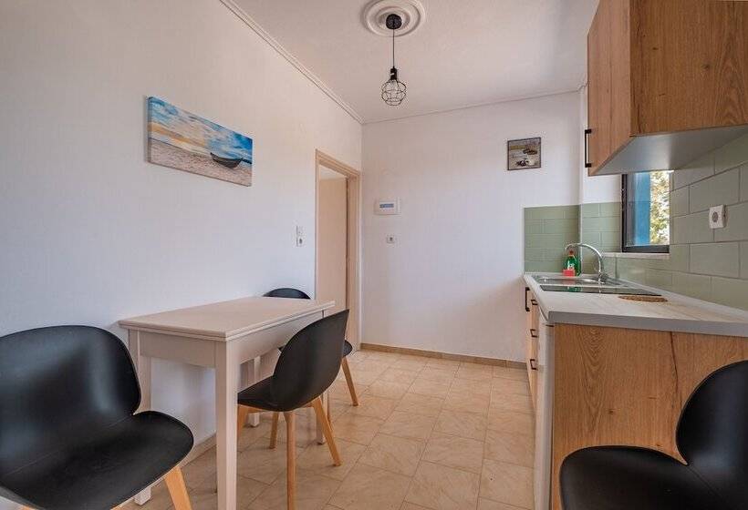 شقة غرفة واحدة, Anthia Apartments