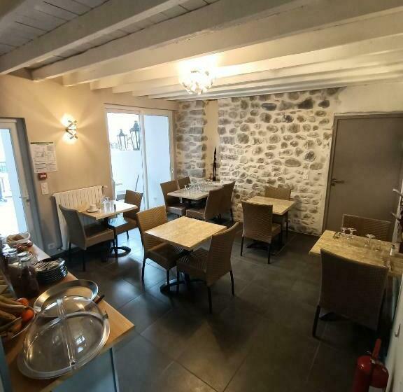 스탠다드 룸, Auberge Du Vieux Lanas Logis Hotel Restaurant
