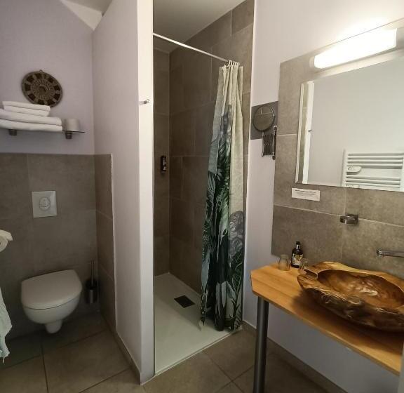 Номер Стандарт, Auberge Du Vieux Lanas Logis Hotel Restaurant
