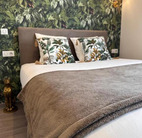 Номер Стандарт, Auberge Du Vieux Lanas Logis Hotel Restaurant