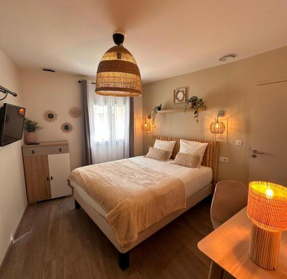 스탠다드 룸, Auberge Du Vieux Lanas Logis Hotel Restaurant