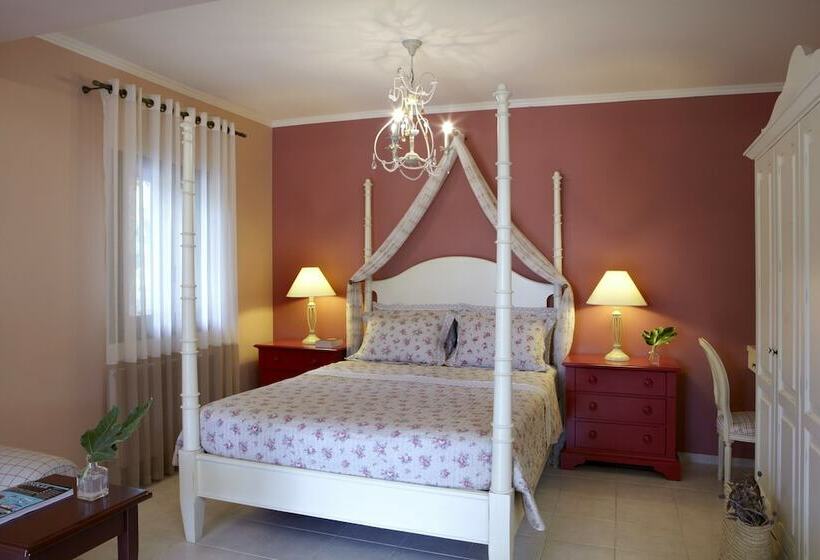 Люкс Боковой Вид на Море, Avra Private Suites