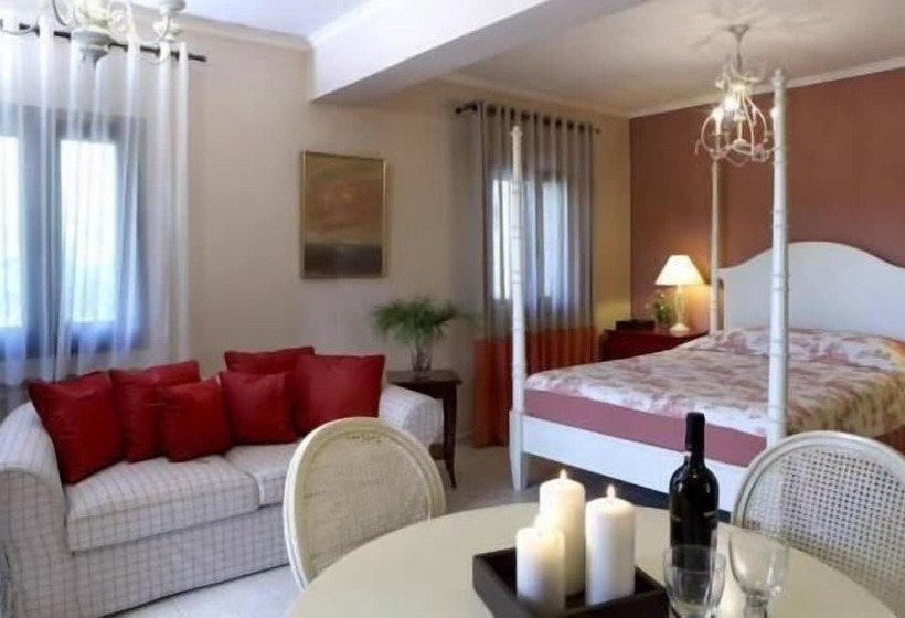 Люкс Боковой Вид на Море, Avra Private Suites