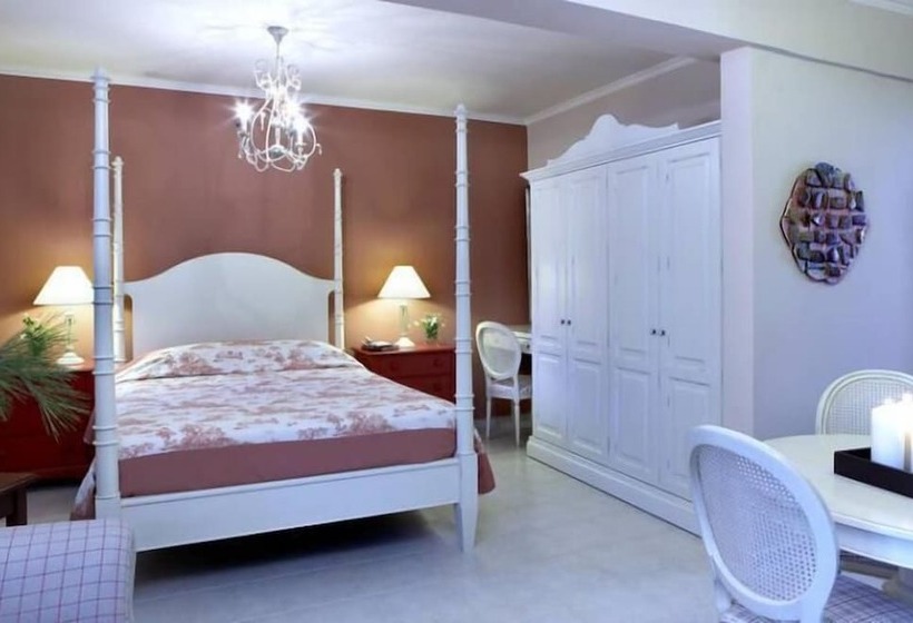 Люкс Боковой Вид на Море, Avra Private Suites