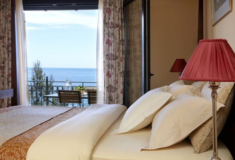 Люкс Deluxe Вид на Море, Avra Private Suites