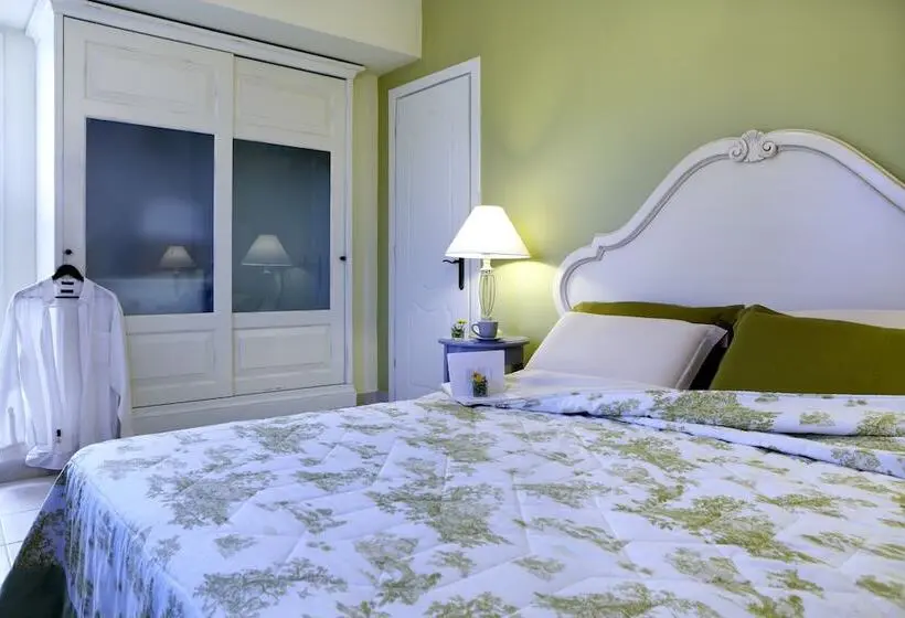 オーシャンビューのスーペリアー１ベッドルームアパートメント, Avra Private Suites