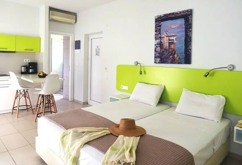 スタンダードスタジオ, Blue Horizon Apartments