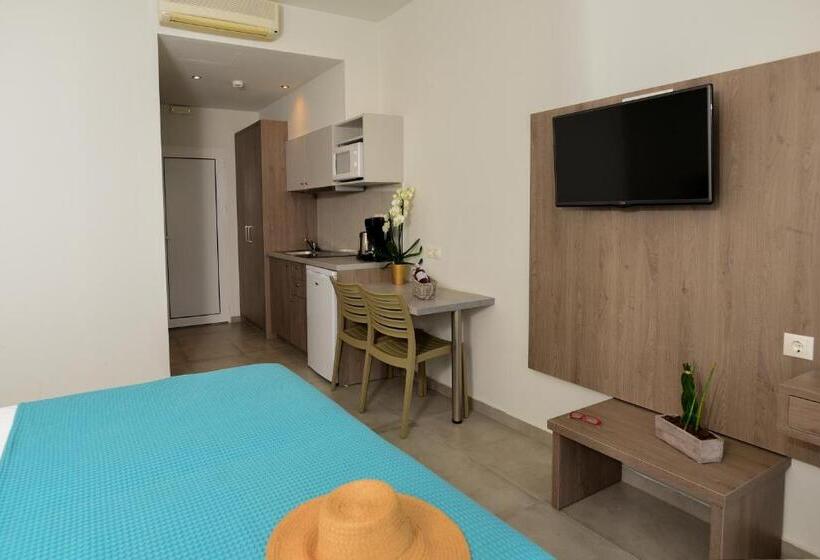 スタンダードスタジオ, Blue Horizon Apartments