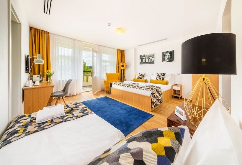 חדר סטנדרט לשלושה עם מרפסת, Boutique Hotel Villa Beatika