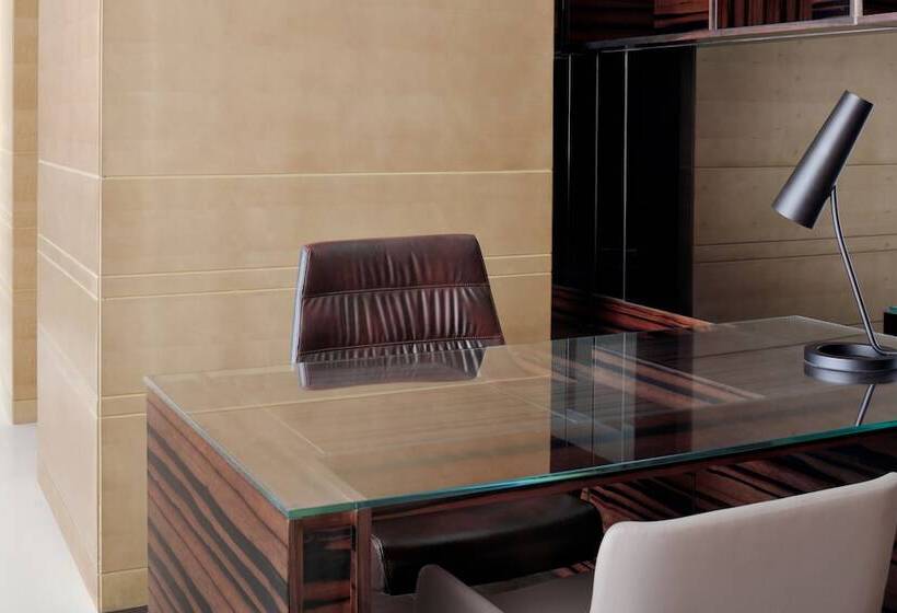 可观景的套房, Crowne Plaza Dubai Marina, An Ihg