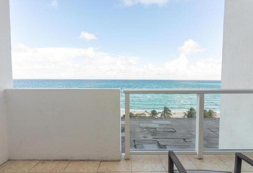 جناح مزوَّد بشرفة, Girasole Rentals Suites