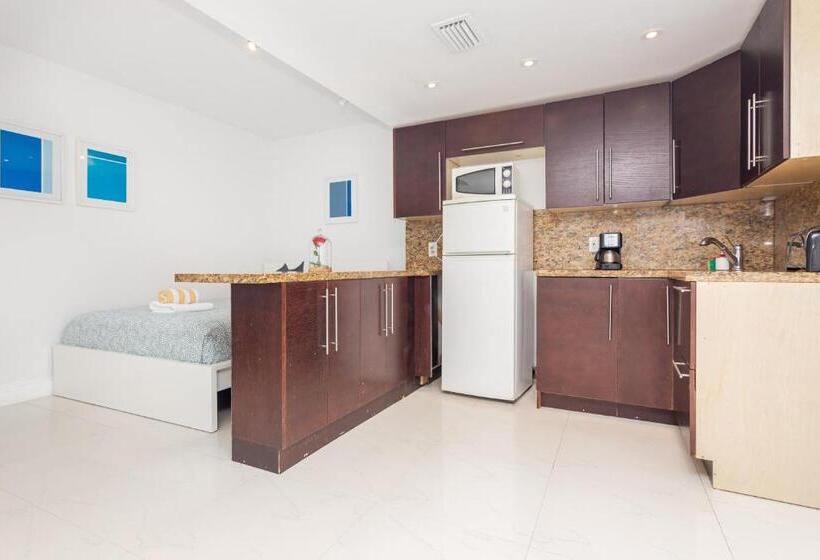 דירת חדר נוף לים, Girasole Rentals Suites
