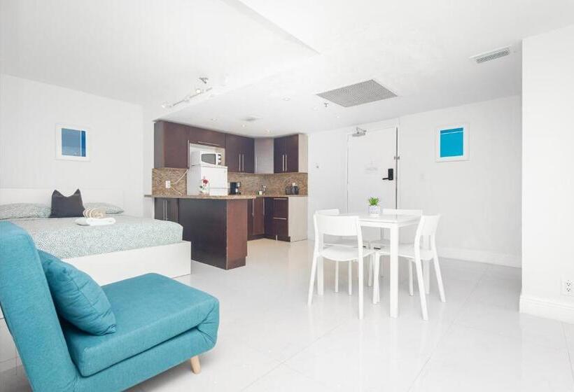 דירת חדר נוף לים, Girasole Rentals Suites