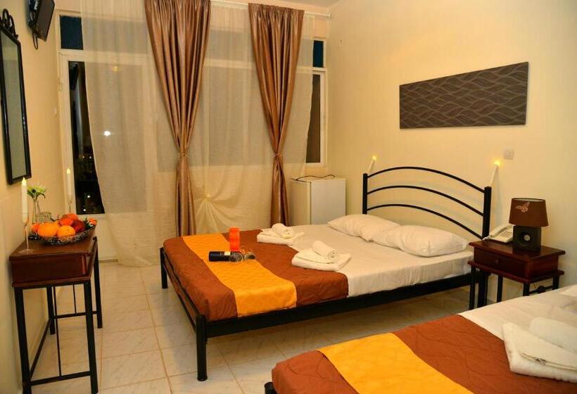 חדר אקונומי, Golden Beach