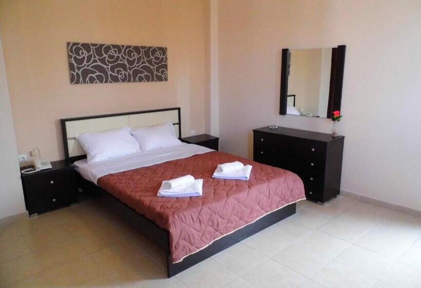 דירת שני חדרים, Golden Beach