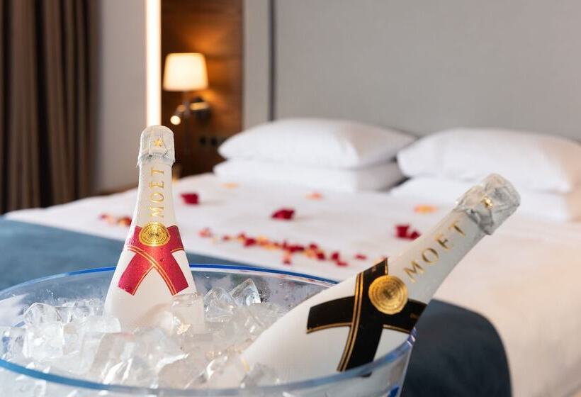 Suite m. Pool, Nana Princess Suites Villas & Spa