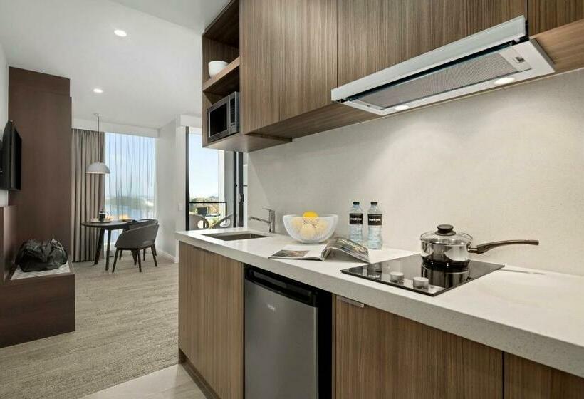 Студио Executive, Quest Innaloo