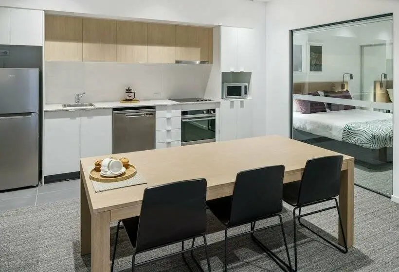 Apartament 2 Dormitoris, Quest Springfield Central