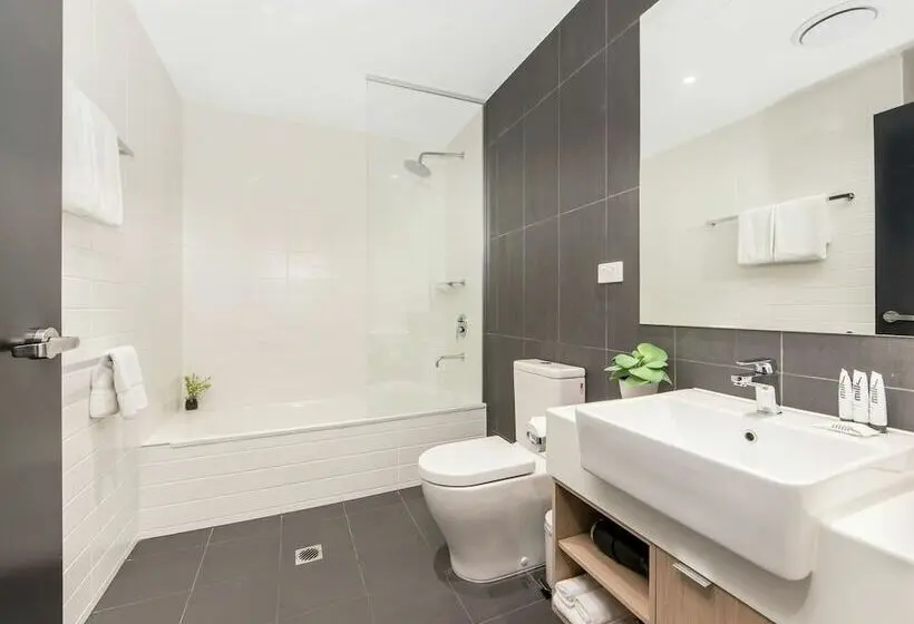 Apartament 2 Dormitoris, Quest Springfield Central