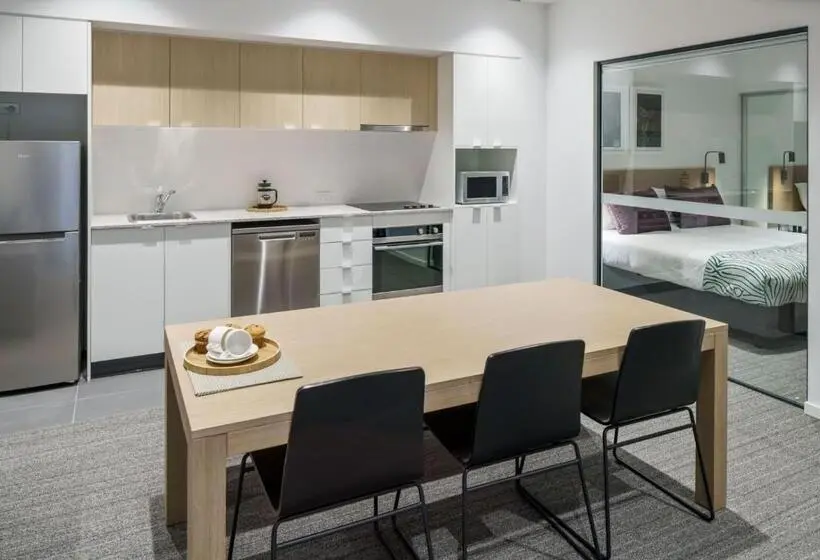 Apartament 2 Dormitoris, Quest Springfield Central